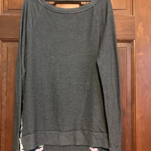 Long sleeve shirt with floral design - Picture 2 of 2